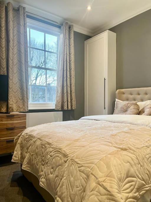 ロンドンFlat In The Heart Of Holland Parkアパートメント エクステリア 写真