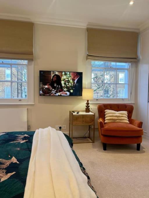 ロンドンFlat In The Heart Of Holland Parkアパートメント エクステリア 写真